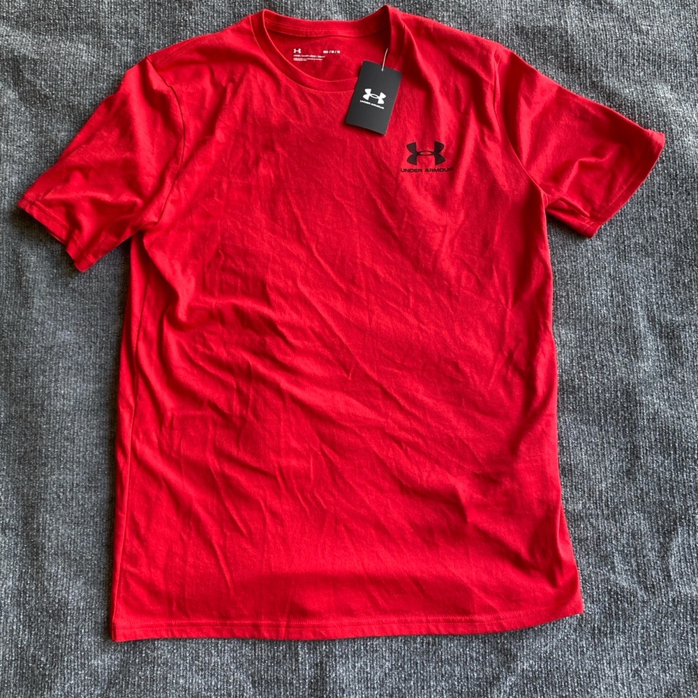 Men’s Under Armour Red Shirt Heatgear Medium